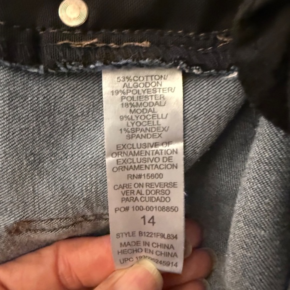 Democracy Itty Bitty Bootcut Jeans - Picture 3 of 7